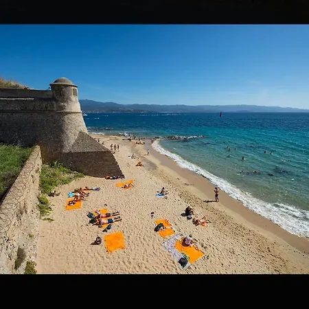 Cosy Centre شقة أجاكسيو